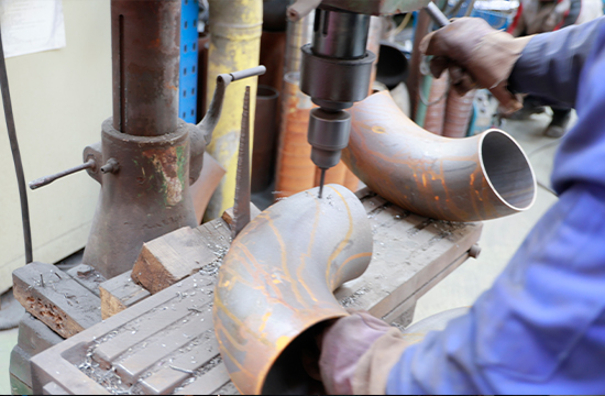 What are the new characteristics of customized requirements for bent pipes in complex pipeline systems?